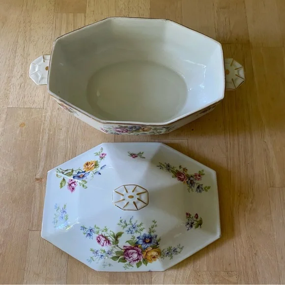 F Legrand et Cie Limoges France circa 1920 9” porcelain serving dish with lid. - Picture 4 of 11